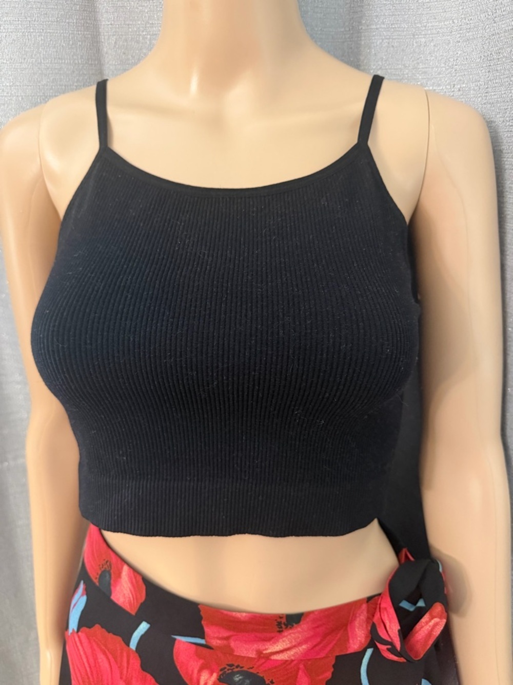 Black Ribbed Cropped Cami Tank Top - Women's Large